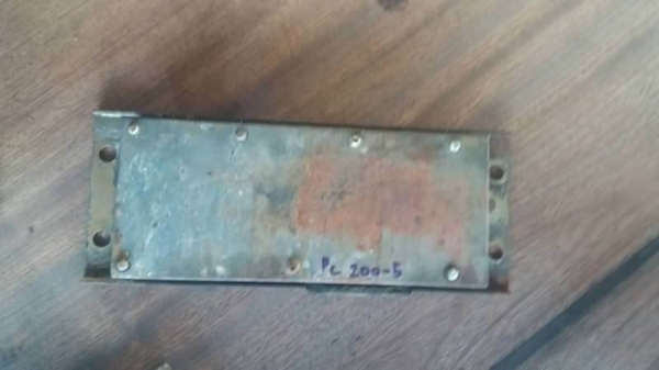 ขายอะไหล่. ระบบ ไฟฟ้า แบคโฮ หลายรุ่น (1) KOMATSU PC200-5 กล่อง+จอ+จอ 30,000 บาท  (2)KOBELCO SK 200-8 กล่อง+จอ 80,000 บาท  (3) SANY       กล่อง+ จอ 60,000 บาท  (4) CAT 320 C       กล่อง      30,000 บาท  (5) KOBELCO มาร์คไฟว์  กล่อง+จอ 40,000 บาท  KOMUTSU P