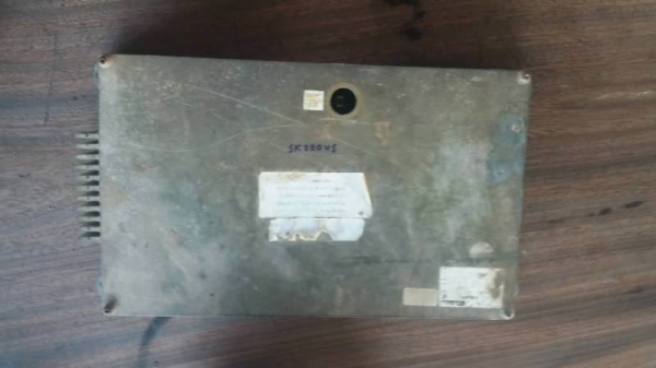 ขายอะไหล่. ระบบ ไฟฟ้า แบคโฮ หลายรุ่น (1) KOMATSU PC200-5 กล่อง+จอ+จอ 30,000 บาท  (2)KOBELCO SK 200-8 กล่อง+จอ 80,000 บาท  (3) SANY       กล่อง+ จอ 60,000 บาท  (4) CAT 320 C       กล่อง      30,000 บาท  (5) KOBELCO มาร์คไฟว์  กล่อง+จอ 40,000 บาท  KOMUTSU P