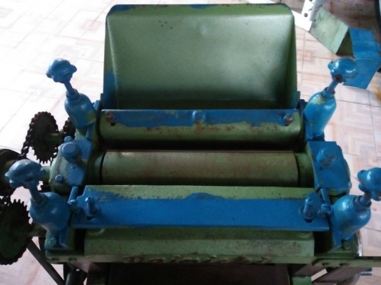 แท่นรีดไม้ หน้า 12 นิ้ว (เก่าเก็บยังไม่ผ่านการใช้งาน)