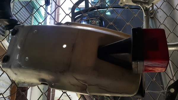 ชุดท้ายไม่ทราบรุ่นครับ