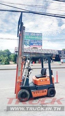 ขายรถยกโตโยต้า 1 ตัน รุ่น5 เครื่องเบนซิน กระบอกคู่ เสาสูง 3 เมตร พวงมาลัยเพาเว่อร์  สีเดิมจากนอก นำเข้าจากญี่ปุ่น ใช้งานได้ทันที ราคา120000