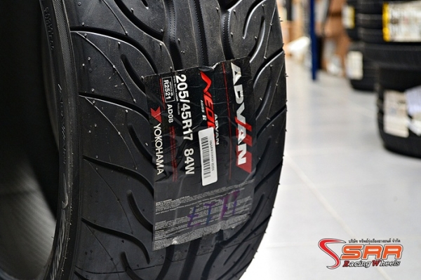 YOKOHAMA AD08R 205/45R17 เส้นละ 4,900 บาท YOKOHAMA AD08R 205/45R17 เส้นละ 4,900 บาท
