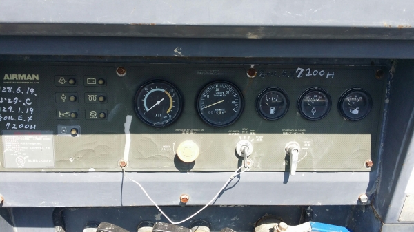 ขายถูกเคลียสต็อก เครื่องปั้มลม Airman PDS655S ปริมาณลม 655cfm แรงลม 7บาร์ สภาพดี ภายนอกสวย เครื่องปั๊มสกูลดี ไม่รั่วซึม ปี 2001 6,811 ชม.  โทร 061-4194021 พรภวิษย์