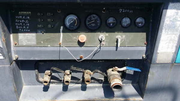 ขายถูกเคลียสต็อก เครื่องปั้มลม Airman PDS655S ปริมาณลม 655cfm แรงลม 7บาร์ สภาพดี ภายนอกสวย เครื่องปั๊มสกูลดี ไม่รั่วซึม ปี 2001 6,811 ชม.  โทร 061-4194021 พรภวิษย์