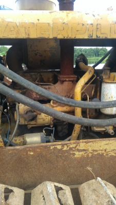 รถแทรกเตอร์ CAT D4D เครื่องดี เกียร์ดี สามกระบอกเอียงผานได้ ดึงเลี้ยวง่าย ใบมีหัก ตะแกรงหน้ามี มีหม้อน้ำให้อีก 1 อัน มี VDO การทำงานให้ชม