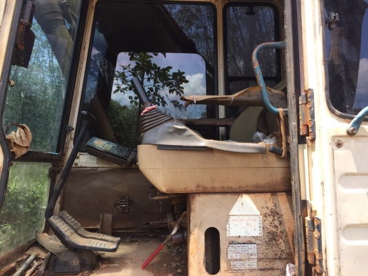 รถขุด pc200-5 คอนโทนสั้น มี3คันจะขายออก1คัน เลือกได้ รถดีๆสวยดี รถขุด pc200-5 คอนโทนสั้น มี3คันจะขายออก1คัน เลือกได้ รถดีๆสวยดี