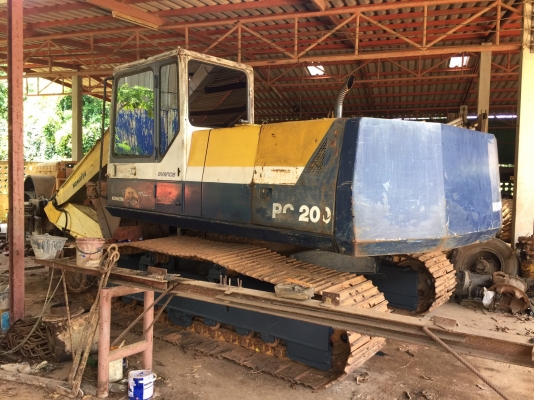 รถขุด pc200-5 คอนโทนสั้น มี3คันจะขายออก1คัน เลือกได้ รถดีๆสวยดี รถขุด pc200-5 คอนโทนสั้น มี3คันจะขายออก1คัน เลือกได้ รถดีๆสวยดี