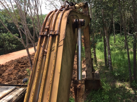 รถขุด pc200-5 คอนโทนสั้น มี3คันจะขายออก1คัน เลือกได้ รถดีๆสวยดี รถขุด pc200-5 คอนโทนสั้น มี3คันจะขายออก1คัน เลือกได้ รถดีๆสวยดี