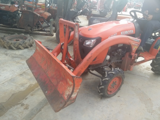 แทรกเตอร์เข้าใหม่ B2140 มีใบมีดดันหน้า สภาพดีใช้งานได้เลย สนใจติดต่อด่วนๆเลยครับ แทรกเตอร์เข้าใหม่ B2140 มีใบมีดดันหน้า สภาพดีใช้งานได้เลย สนใจติดต่อด่วนๆเลยครับ