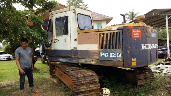 ขายKOMATSU 120-2 สภาพเก่านอก