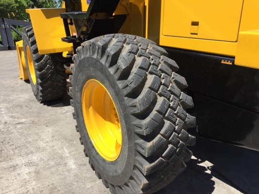 รถตักล้อยาง KOMATSU WA100-1 ทำสีใหม่ นำเข้า มือสองญี่ปุ่น