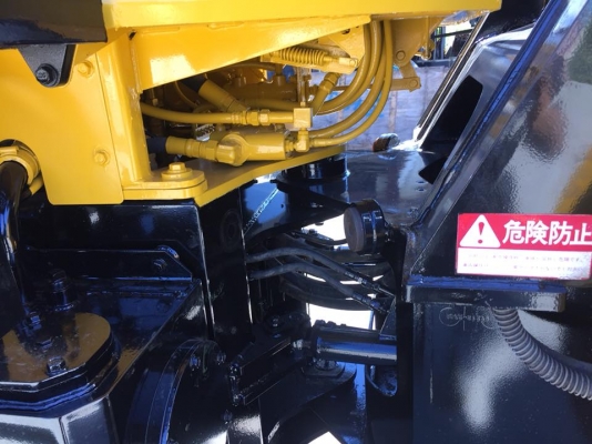 รถตักล้อยาง KOMATSU WA100-1 ทำสีใหม่ นำเข้า มือสองญี่ปุ่น