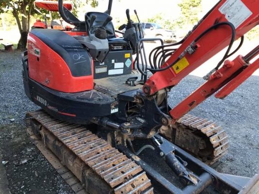 ขาย รถขุดคูโบต้า รุ่น KX91-3C รถปี 58 ราคา 538,000 บาท  โทร 081-9136451 ดูรูปเพิ่มเติม line:Bow6451 ขนาด 3.1ตัน 28 แรงม้า สภาพดี สมบูรณ์ทุกระบบ ระบบไฮโดรลิคปรับตั้งอัตโนมัติ สะดวกต่อการใช้งานค่ะ  เหมาะกับงานพื้นที่แคบ ทำงานคล่องตัวมาก