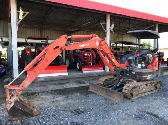 ขาย รถขุดคูโบต้า รุ่น KX91-3C รถปี 58 ราคา 538,000 บาท  โทร 081-9136451 ดูรูปเพิ่มเติม line:Bow6451 ขนาด 3.1ตัน 28 แรงม้า สภาพดี สมบูรณ์ทุกระบบ ระบบไฮโดรลิคปรับตั้งอัตโนมัติ สะดวกต่อการใช้งานค่ะ  เหมาะกับงานพื้นที่แคบ ทำงานคล่องตัวมาก