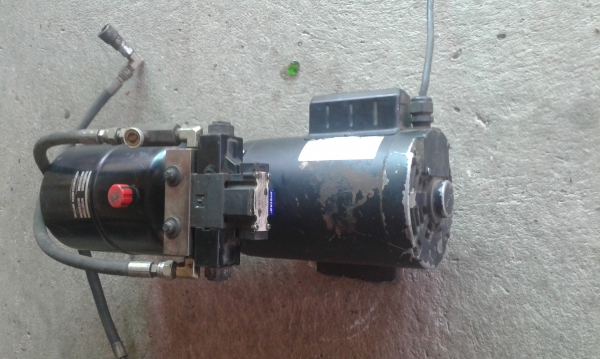 ขายปั้มไฮดรอลิก ไฟฟ้า 220 V. พร้อมโซลินอย 2 ทาง ขายปั้มไฮดรอลิก ไฟฟ้า 220 V. พร้อมโซลินอย 2 ทาง