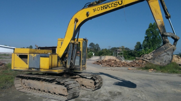 KOMATSU 12HT สภาพใช้งานได้ดีเครื่องปั้ม ช่วงล่างดี อยู่ภาคอิสาน 310,000บ. สนใจ 0835601591 หรือ 0903494058