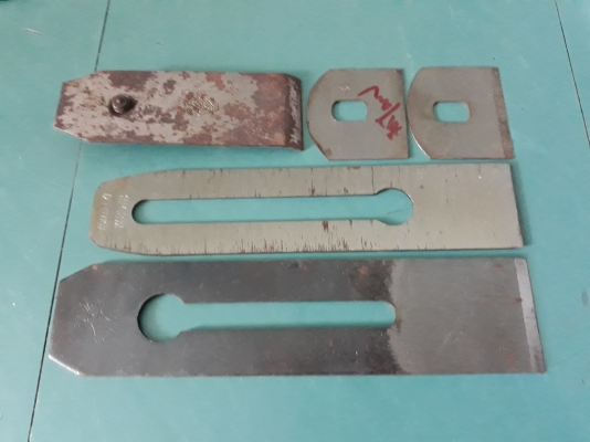 ขายชุดใบกบ5ชิ้นใบกบ 1 3/4&quot; , 1 /12&quot; , ใบกบผีเสื้อ2ใบ และใบประกับกบเจแปน งานเก่าเก็บ
