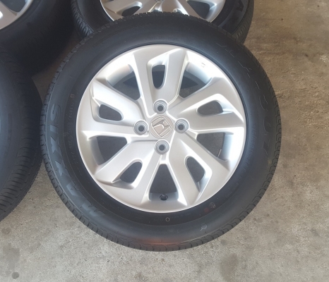 ขายล้อป้ายแดงHONDA Mobilio พร้อมยางปี17  4 ล้อ