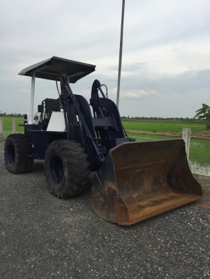 รถตักล้อยาง โคมัทสุ WR 8-1