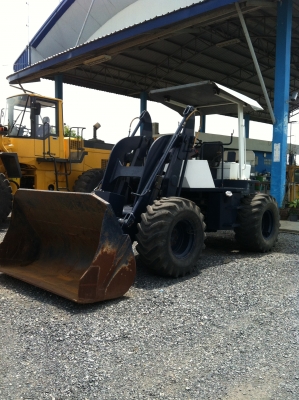 รถตักล้อยาง โคมัทสุ WR 8-1