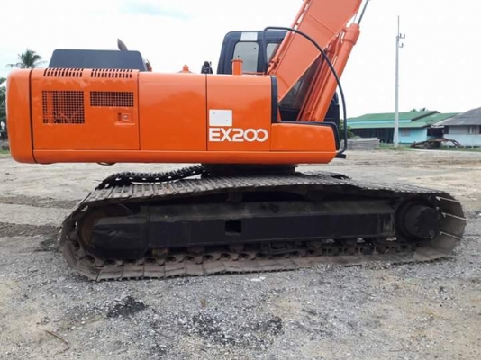 ขายHITACHI EX200-5 เก่าใน สภาพดี  ตรวจเช็คระบบพร้อมใช้  เอกสารเล่มทะเบียน  โทร  089-3818694  ดวงนภา