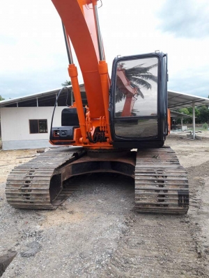 ขายHITACHI EX200-5 เก่าใน สภาพดี  ตรวจเช็คระบบพร้อมใช้  เอกสารเล่มทะเบียน  โทร  089-3818694  ดวงนภา