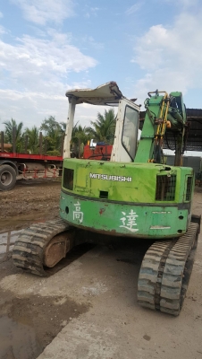 ขายรถขุด MITSUBISHI  รุ่น  MXR55 เครื่องยนต์ K4N   4สูบ  เก่านอก มีลายเจาะ  ขายตามสภาพ  มีเอกสาร 280,000 บาท