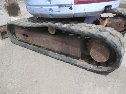 ขายรถขุด KOMATSU   PC28UU-2  เครื่องยนต์  3D84   3สูบ เก่าจากญี่ปุ่น   ยังไม่เคยใช้งานในไทย  250,000  บาท