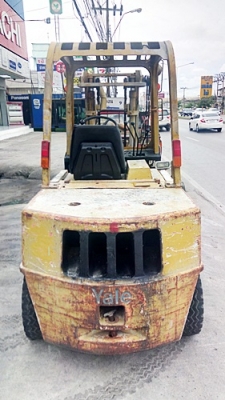 ขายรถยกSUMITOMO 3 ตัน เครื่องดีเซล เกียร์ออโต้ กระบอกคู่ งาเทด้ำ เสาสูง 3 เมตร พวงมาลัยเพาเว่อร์  สีเดิมจากนอก นำเข้าจากญี่ปุ่น ใช้งานได้ทันที ราคา230000