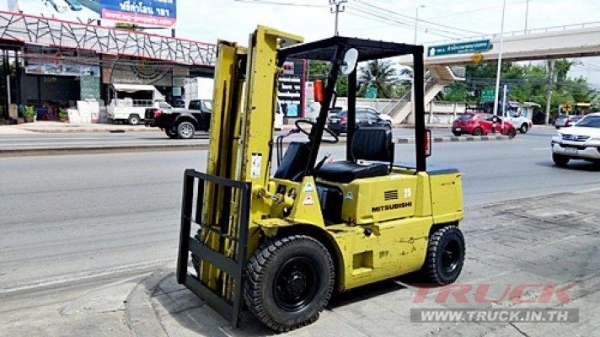 ขายรถยกมิตซูบิชิ 2.5 ตัน เครื่องดีเซล กระบอกคู่ เสาสูง 3 เมตร พวงมาลัยเพาเว่อร์  สีเดิมจากนอก นำเข้าจากญี่ปุ่น ใช้งานได้ทันที ราคา210000