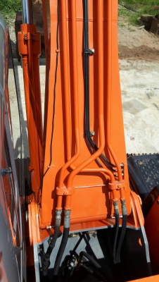 ขายด่วน!! Hitachi ZX200-1 สภาพสวยค่ะ