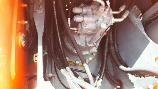 ขายด่วน!! Hitachi ZX200-1 สภาพสวยค่ะ