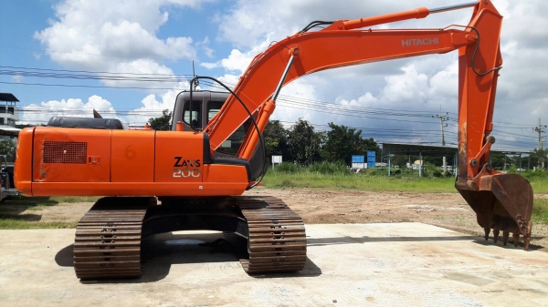 ขายด่วน!! Hitachi ZX200-1 สภาพสวยค่ะ