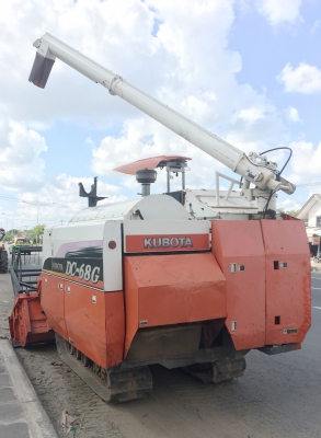 ขายด่วน รถเกี่ยวข้าวคูโบต้า รุ่นDC68G ขายด่วน รถเกี่ยวข้าวคูโบต้า รุ่นDC68G