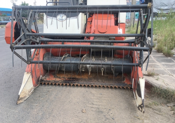 ขายด่วน รถเกี่ยวข้าวคูโบต้า รุ่นDC68G ขายด่วน รถเกี่ยวข้าวคูโบต้า รุ่นDC68G