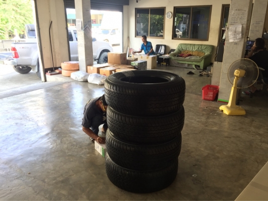 ยาง Dunlop 265 60 18 ปี16 ดอกเต็ม ไม่มีปะ ใช้ยาว ราคาไม่แพง ยาง Dunlop 265 60 18 ปี16 ดอกเต็ม ไม่มีปะ ใช้ยาว ราคาไม่แพง