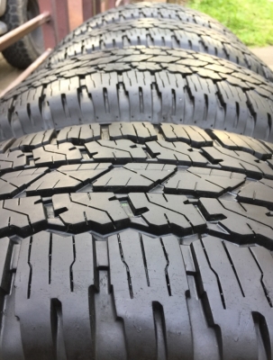 ยาง Bridgestone 265 65 17 ปี16 ดอกเต็ม ใช้ยาว ราคาชุดล่ะ 6,500 บาท ติดต่อ e