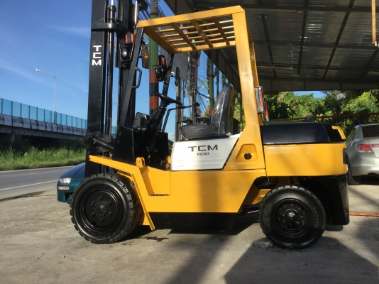 ขาย โฟรคลิฟท์ ทีซีเอ็ม ดีเซล 3 ตันเสา 4 เมตรเกียธรรมดา