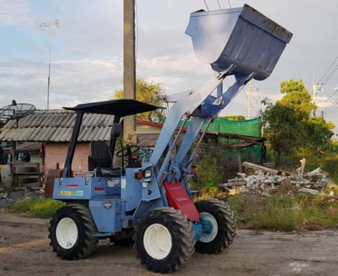 ขายด่วนรถยกตักเอวอ่อนฟูโกกาวาHL35-2ตักยก2.5ตันยกสูง3เมตรรถขับเคลื่อน4ล้อเกียร์ท็อกโลฮายรถนอกเพื่งนำเข้ามายังไม่เคยใช้งานในเมืองไทยเลย