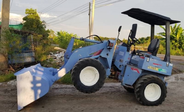 ขายด่วนรถยกตักเอวอ่อนฟูโกกาวาHL35-2ตักยก2.5ตันยกสูง3เมตรรถขับเคลื่อน4ล้อเกียร์ท็อกโลฮายรถนอกเพื่งนำเข้ามายังไม่เคยใช้งานในเมืองไทยเลย