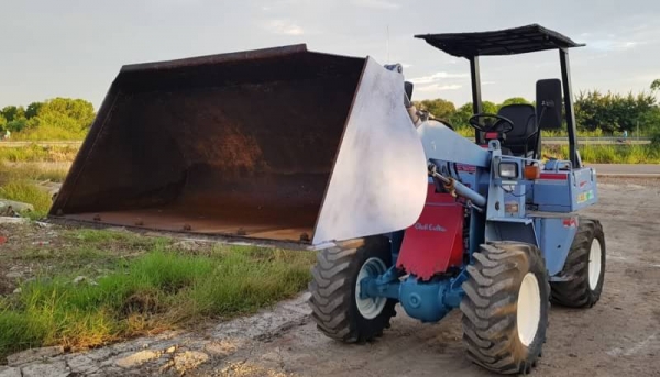 ขายด่วนรถยกตักเอวอ่อนฟูโกกาวาHL35-2ตักยก2.5ตันยกสูง3เมตรรถขับเคลื่อน4ล้อเกียร์ท็อกโลฮายรถนอกเพื่งนำเข้ามายังไม่เคยใช้งานในเมืองไทยเลย