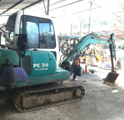 KOMATSU PC30-7 รถสวย พร้อมใช้งาน มีระบบไลน์หัวเจาะ เครื่องดี ปั้มดี ทำงานไม่มีโหลด ราคาต่อรองได้ ติดต่อ 0872976734