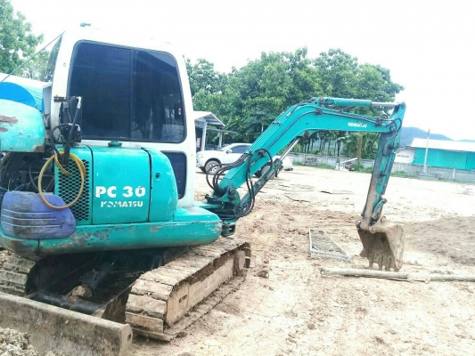 KOMATSU PC30-7 รถสวย พร้อมใช้งาน มีระบบไลน์หัวเจาะ เครื่องดี ปั้มดี ทำงานไม่มีโหลด ราคาต่อรองได้ ติดต่อ 0872976734