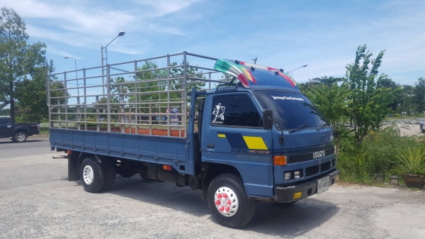 ISUZU NPR 115แรงม้า ยาว5เมตร คัทซีสวย เครื่องดี สภาพพร้อมใช้งาน ราคาต่อรองได้ ติดต่อ 0872976734