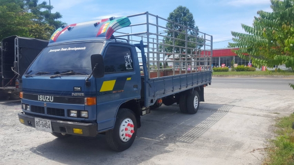 ISUZU NPR 115แรงม้า ยาว5เมตร คัทซีสวย เครื่องดี สภาพพร้อมใช้งาน ราคาต่อรองได้ ติดต่อ 0872976734