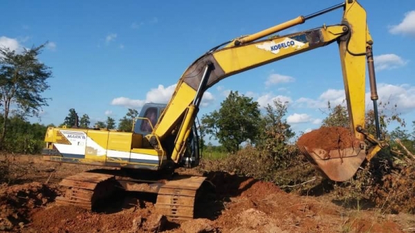 ขาย 465,000 บาท KOBELCO SK200 MARK 3 เครื่องดี ปั้มแรง โช่หนา เอวแน่น เอกสารอินวอยท์  รถอยู่ จ.สกลนคร โทร&amp;ไอดีไลน์ 0610710295