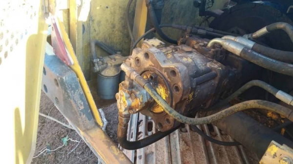 ขาย 465,000 บาท KOBELCO SK200 MARK 3 เครื่องดี ปั้มแรง โช่หนา เอวแน่น เอกสารอินวอยท์  รถอยู่ จ.สกลนคร โทร&amp;ไอดีไลน์ 0610710295