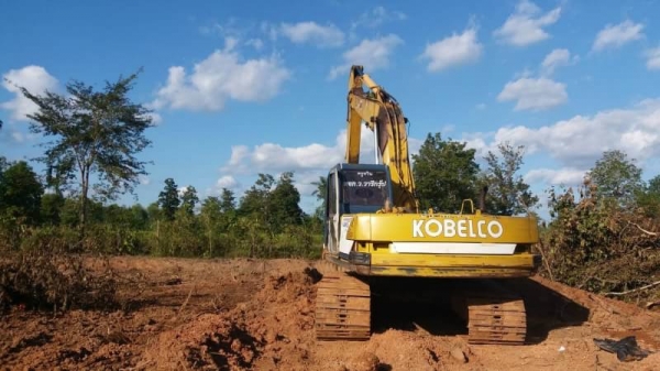 ขาย 465,000 บาท KOBELCO SK200 MARK 3 เครื่องดี ปั้มแรง โช่หนา เอวแน่น เอกสารอินวอยท์  รถอยู่ จ.สกลนคร โทร&amp;ไอดีไลน์ 0610710295