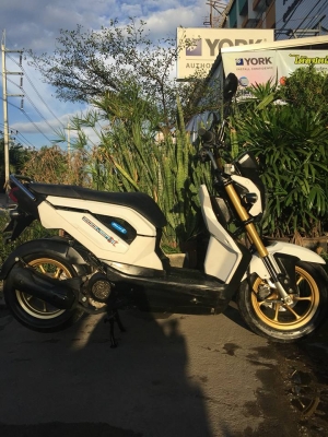 Honda Zoomer X ปี 2558 สีขาวด้าน รุ่นไมล์แดง รถงามๆ คุ้มค่าเกินราคา Honda Zoomer X ปี 2558 สีขาวด้าน รุ่นไมล์แดง รถงามๆ คุ้มค่าเกินราคา