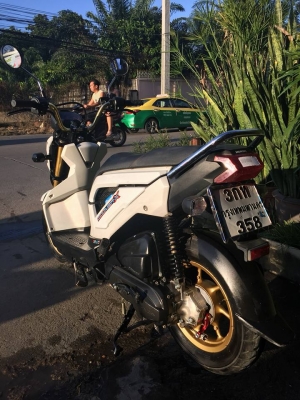 Honda Zoomer X ปี 2558 สีขาวด้าน รุ่นไมล์แดง รถงามๆ คุ้มค่าเกินราคา Honda Zoomer X ปี 2558 สีขาวด้าน รุ่นไมล์แดง รถงามๆ คุ้มค่าเกินราคา